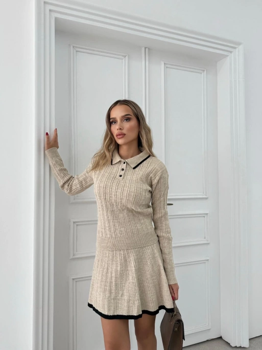 YAKALI DÜĞMELİ BLUZ VE ETEK PİLELİ GARNELİ TRİKO İKİLİ TAKIM KREM