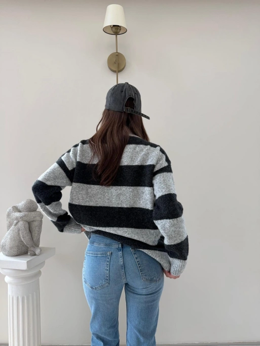 YAKALI KALP NAKIŞ DETAY ÇİZGİLİ SALAŞ KAZAK SİYAH