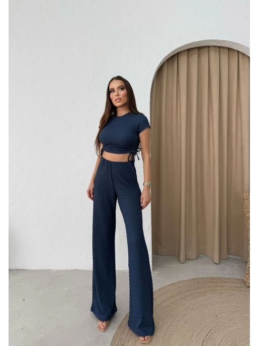 YAN BÜZGÜ DETAY BLUZ VE PANTOLONLU GOFRE İKİLİ TAKIM LACİVERT