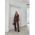 KRUVAZE YAKA AKSESUAR DETAY BLUZ VE PANTOLONLU İKİLİ TAKIM KAHVE