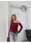 AKSESUAR DETAY OMUZ DEKOLTE BLUZ BORDO