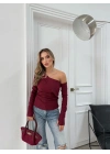 AKSESUAR DETAY OMUZ DEKOLTE BLUZ BORDO