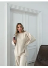 ASİMETRİK DETAY KAZAK VE PANTOLONLU TRİKO İKİLİ TAKIM KREM RY-8010