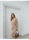BÜZGÜLÜ BLUZ VE PANTOLONLU GOFRE İKİLİ TAKIM BEJ