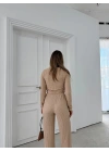 BÜZGÜLÜ BLUZ VE PANTOLONLU GOFRE İKİLİ TAKIM BEJ