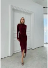 BEL AKSESUAR DETAY DRAPELİ YIRTMAÇLI UZUN SANDY ELBİSE BORDO