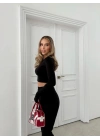 BİSİKLET YAKA PARMAK GEÇME DETAY BLUZ VE İSPANYOL PAÇA PANTOLONLU İKİLİ TAKIM SİYAH
