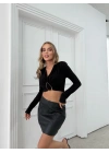 DEGAJE YAKA AKSESUAR DETAY SANDY CROP BLUZ SİYAH