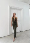 DEGAJE YAKA BOYUN AKSESUAR DETAY UZUN SANDY ELBİSE HAKİ