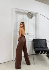 DEGAJE YAKA SIRT DEKOLTE BLUZ VE PANTOLONLU SATEN İKİLİ TAKIM KAHVE