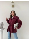 DİK YAKA OMUZ APOLETLİ BEL KUŞAKLI ASTARLI KAŞE KABAN BORDO
