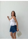 DÜĞME DETAY ASKILI BLUZ BEYAZ