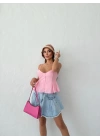 DÜĞME DETAY ASKILI BLUZ PEMBE
