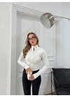 FERMUARLI PARMAK GEÇME DETAY CROP BLUZ BEYAZ