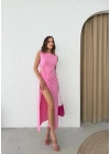 GİZLİ YIRTMAÇLI BEL AKSESUAR DETAY İÇ ASTARLI UZUN SIFIR KOL ELBİSE PEMBE