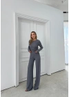 BÜZGÜLÜ BLUZ VE PANTOLONLU GOFRE İKİLİ TAKIM GRİ