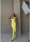 KARE YAKA BEL BAĞLAMA DETAY UZUN KALEM ELBİSE SARI