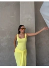 KARE YAKA BEL BAĞLAMA DETAY UZUN KALEM ELBİSE SARI