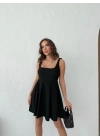 KARE YAKA ETEK PİLELİ ELBİSE SİYAH