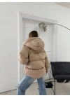KOL ÇIRTLI KAPİŞONLU ŞİŞME MONT BEJ