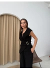 KRUVAZE YAKA AKSESUAR DETAY BLUZ VE PANTOLONLU GOFRE İKİLİ TAKIM SİYAH