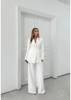 KRUVAZE YAKA YAN BAĞLAMA DETAY BLAZER CEKET VE PANTOLONLU İKİLİ TAKIM BEYAZ
