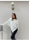 MADONNA YAKA ASİMETRİK DETAY KAZAK BEYAZ