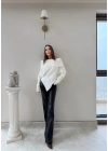 MADONNA YAKA ASİMETRİK DETAY KAZAK BEYAZ