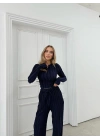 PARMAK GEÇME DETAY TERS DİKİŞ BLUZ VE PANTOLONLU GOFRE İKİLİ TAKIM LACİVERT