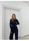 PARMAK GEÇME DETAY TERS DİKİŞ BLUZ VE PANTOLONLU GOFRE İKİLİ TAKIM LACİVERT