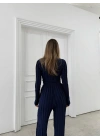 PARMAK GEÇME DETAY TERS DİKİŞ BLUZ VE PANTOLONLU GOFRE İKİLİ TAKIM LACİVERT
