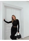 PARMAK GEÇME DETAY TERS DİKİŞ BLUZ VE PANTOLONLU GOFRE İKİLİ TAKIM SİYAH