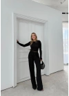 PARMAK GEÇME DETAY TERS DİKİŞ BLUZ VE PANTOLONLU GOFRE İKİLİ TAKIM SİYAH