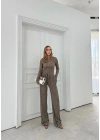 PARMAK GEÇME DETAY TERS DİKİŞ BLUZ VE PANTOLONLU GOFRE İKİLİ TAKIM VİZON