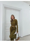 PARMAK GEÇME DETAY TERS DİKİŞ BLUZ VE PANTOLONLU GOFRE İKİLİ TAKIM YEŞİL