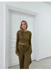 PARMAK GEÇME DETAY TERS DİKİŞ BLUZ VE PANTOLONLU GOFRE İKİLİ TAKIM YEŞİL