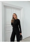 BÜZGÜLÜ BLUZ VE PANTOLONLU GOFRE İKİLİ TAKIM SİYAH
