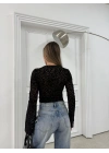 YAKA DANTEL DETAY TRANSPARAN DESENLİ BLUZ SİYAH