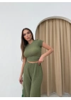 YAN BÜZGÜ DETAY BLUZ VE PANTOLONLU GOFRE İKİLİ TAKIM HAKİ