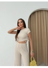 YAN BÜZGÜ DETAY BLUZ VE PANTOLONLU GOFRE İKİLİ TAKIM KREM