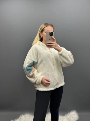 Beyaz Beli Lastikli Fermuarlı Peluş Hırka