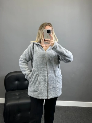 Gri Fermuarlı Peluş Hırka