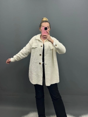 Beyaz Peluş Gömlek