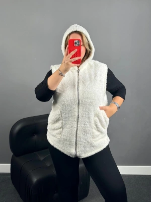 Beyaz Peluş Yelek