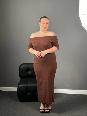 Kahverengi Madonna Yaka Pamuklu Elbise