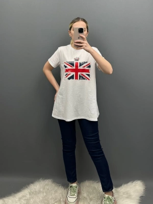 Beyaz Bayrak Logolu Basic Tshirt