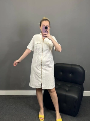 Krem Fermuarlı Kot Elbise