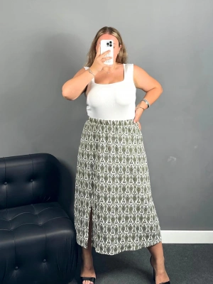 Haki Yırtmaçlı Gofre Etek