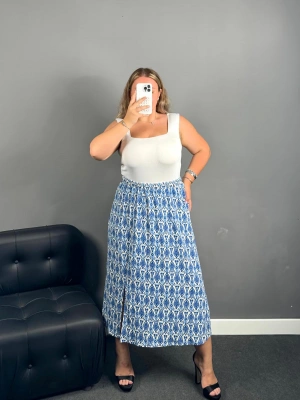 Mavi Yırtmaçlı Gofre Etek