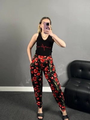 Sıfır Kol Altı Kırmızı Çiçekli İkili Takım